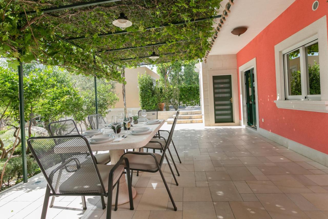 Apartment Vila Volicija Makarska Exterior photo